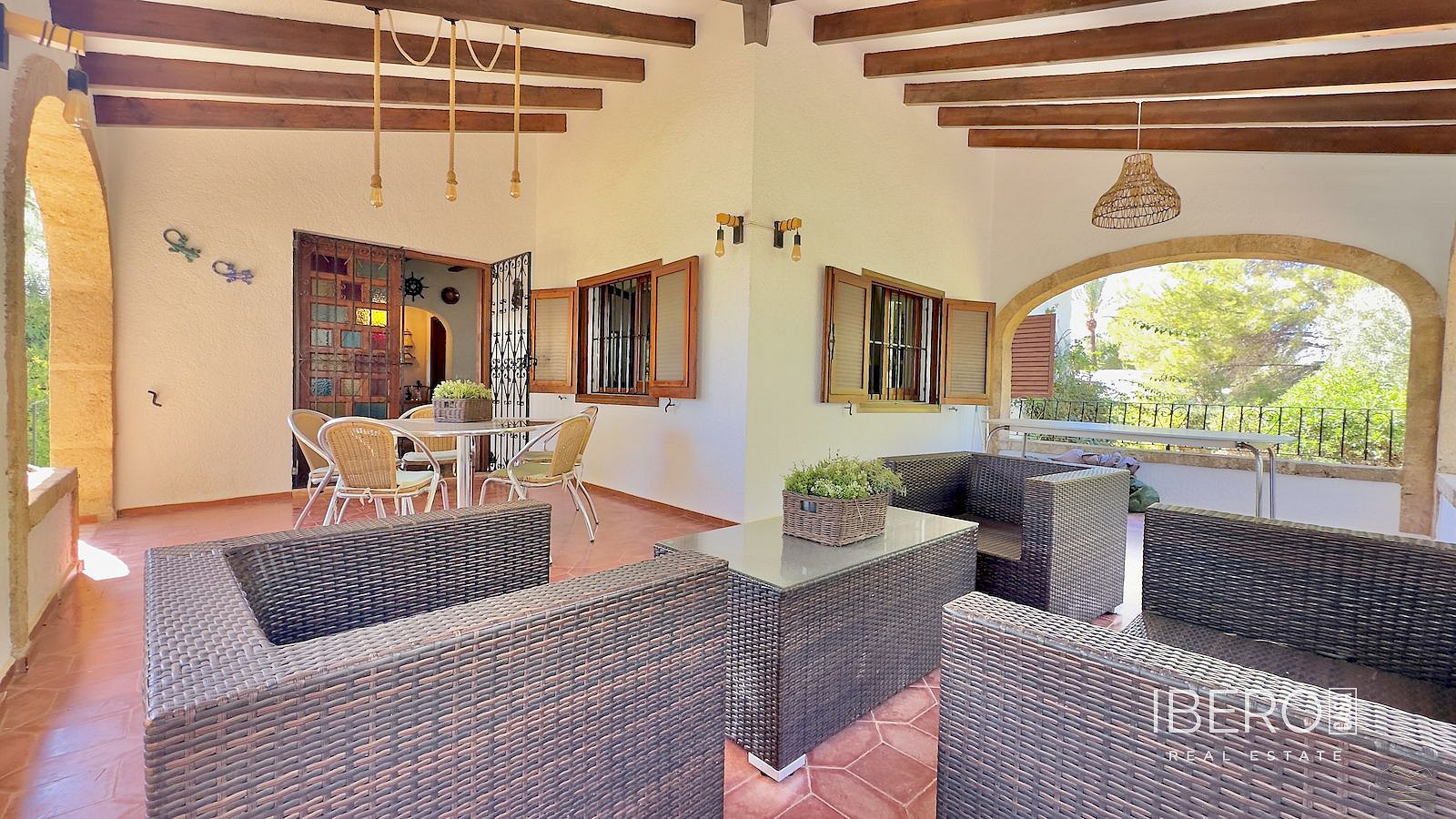 Prodej domu 225 m² s pozemkem 1 004 m² — photo 2