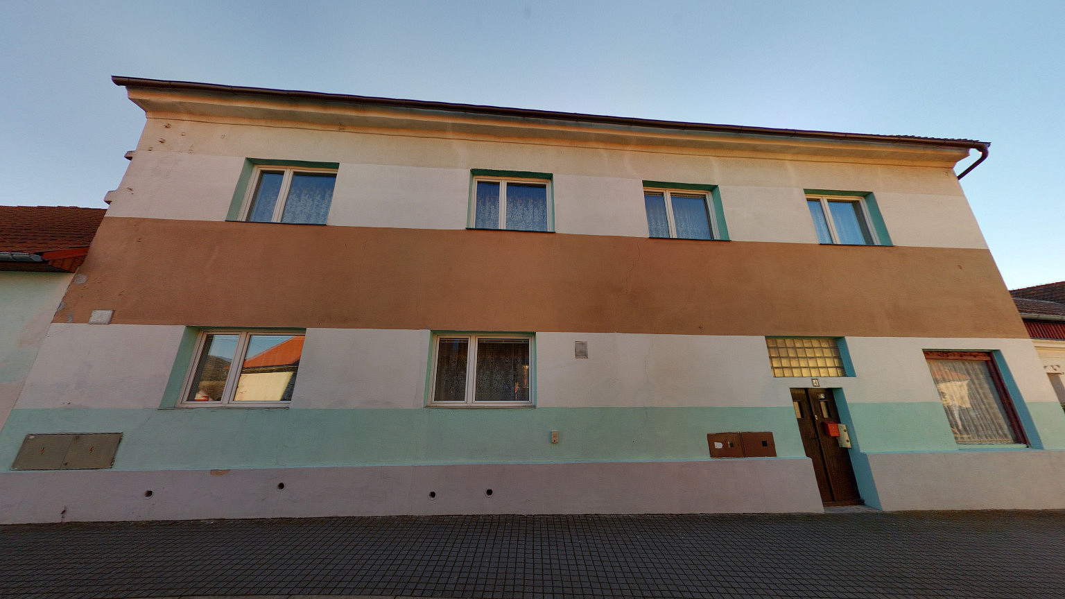 Prodej obchodních prostor 150 m² – fotografie 2