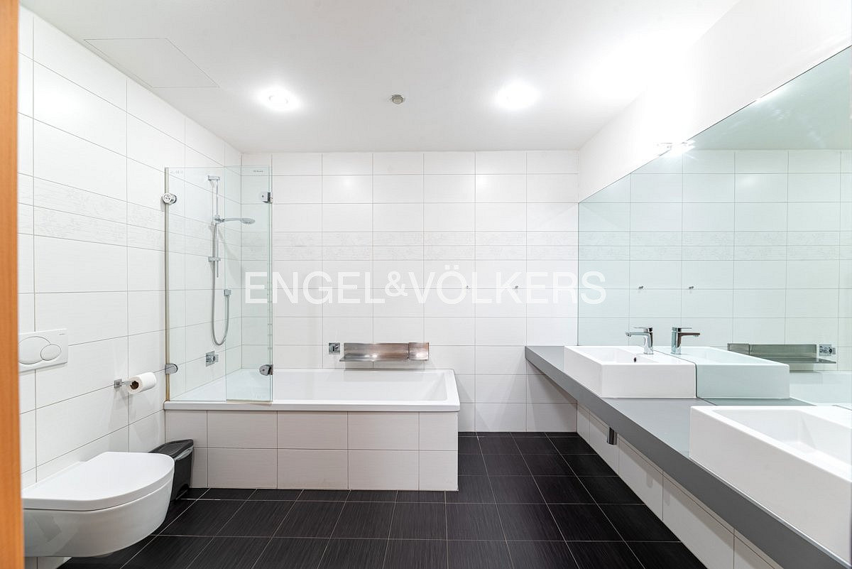 Pronájem bytu 4+kk 130 m² — photo 5