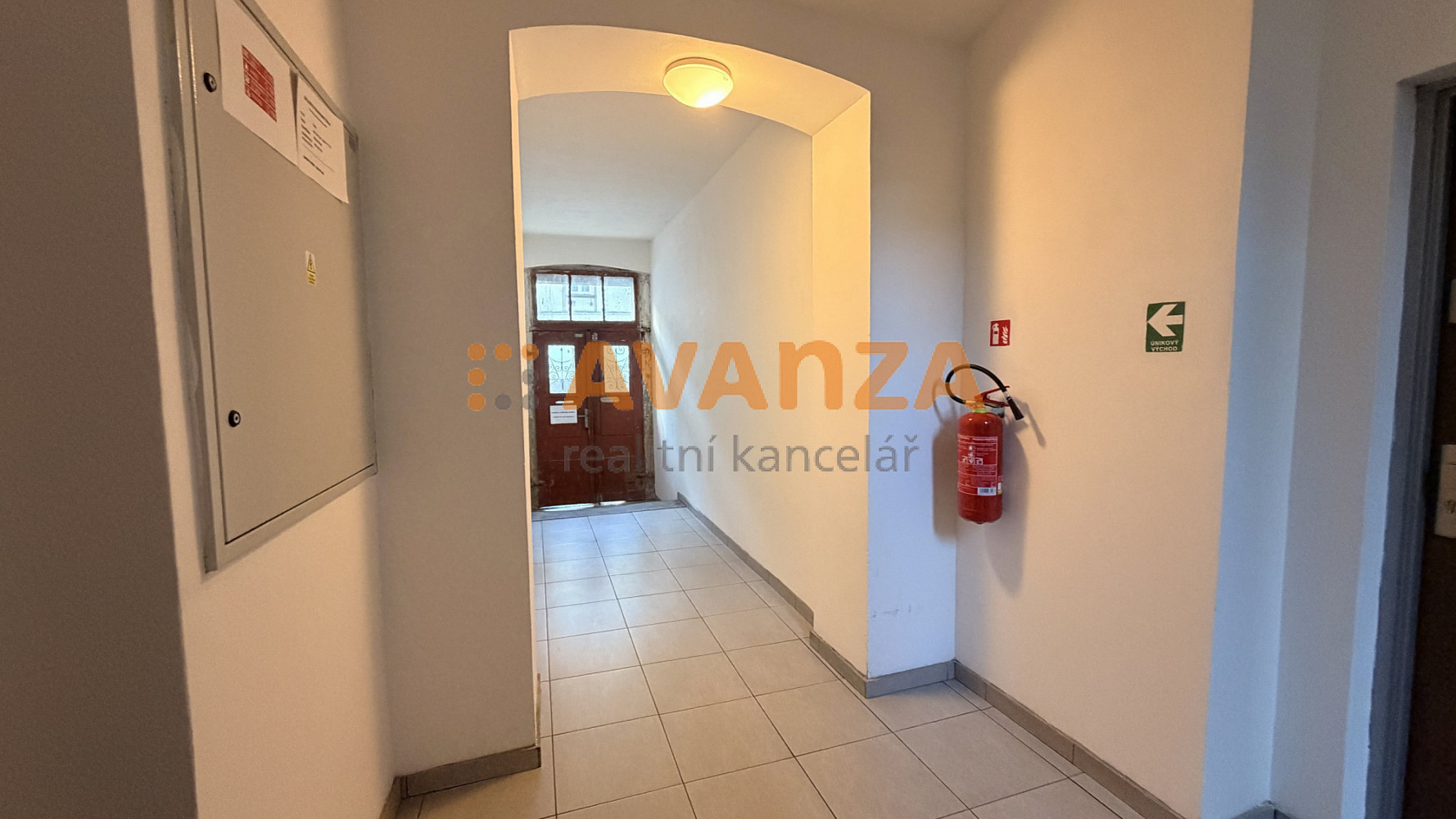 Prodej nájemního domu, činžáku 261 m² – fotografie 2