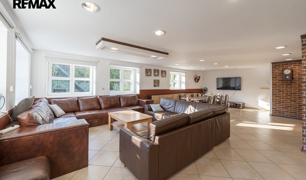 Prodej domu 525 m² s pozemkem 35 000 m², Liptál – náhled fotky 8