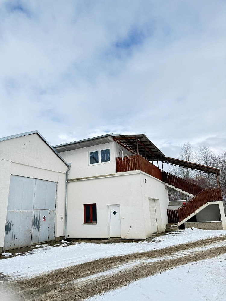 Pronájem kanceláře 337 m²