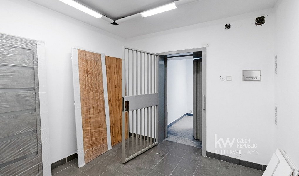 Pronájem obchodních prostor 1 073 m², Tábor – náhled fotky 26