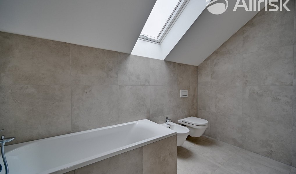 Prodej domu 220 m² s pozemkem 600 m², Březina – náhled fotky 19