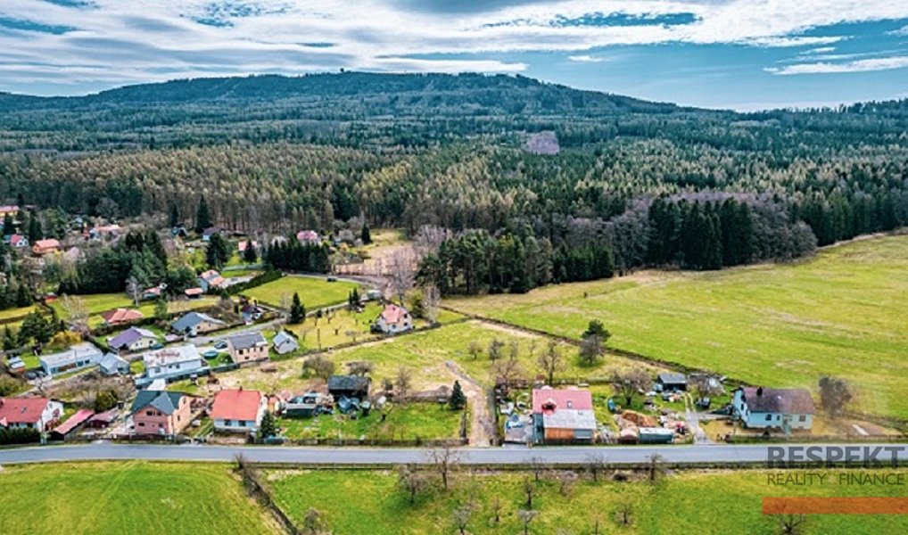 Prodej stavebního pozemku 1 517 m², Běštín – náhled fotky 3