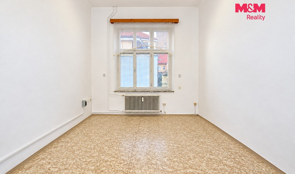 Pronájem obchodních prostor 18 m², Jičín – náhled fotky 3