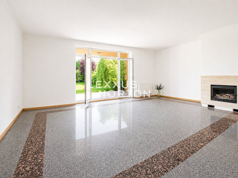 Pronájem domu 300 m² s pozemkem 1 000 m² – fotografie 2
