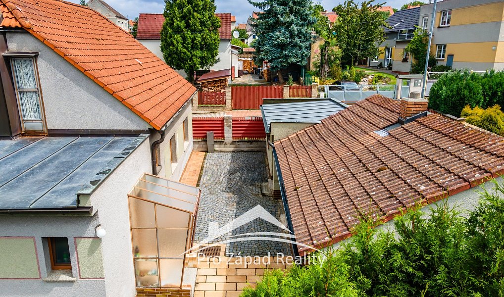 Prodej domu 196 m² s pozemkem 276 m², Chlumčany – náhled fotky 6