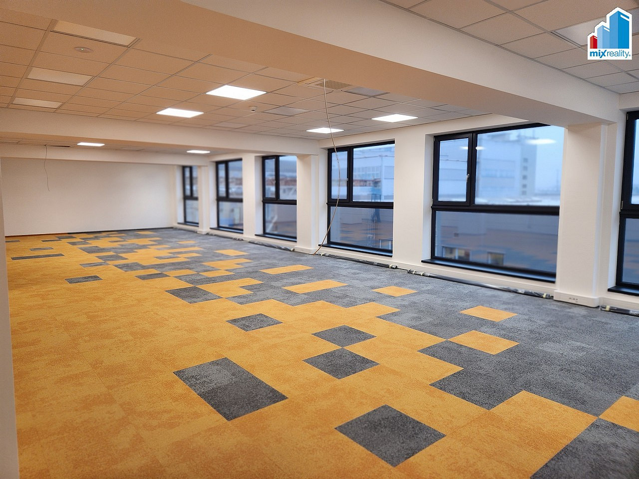 Pronájem kanceláře 1 849 m² – fotografie 5