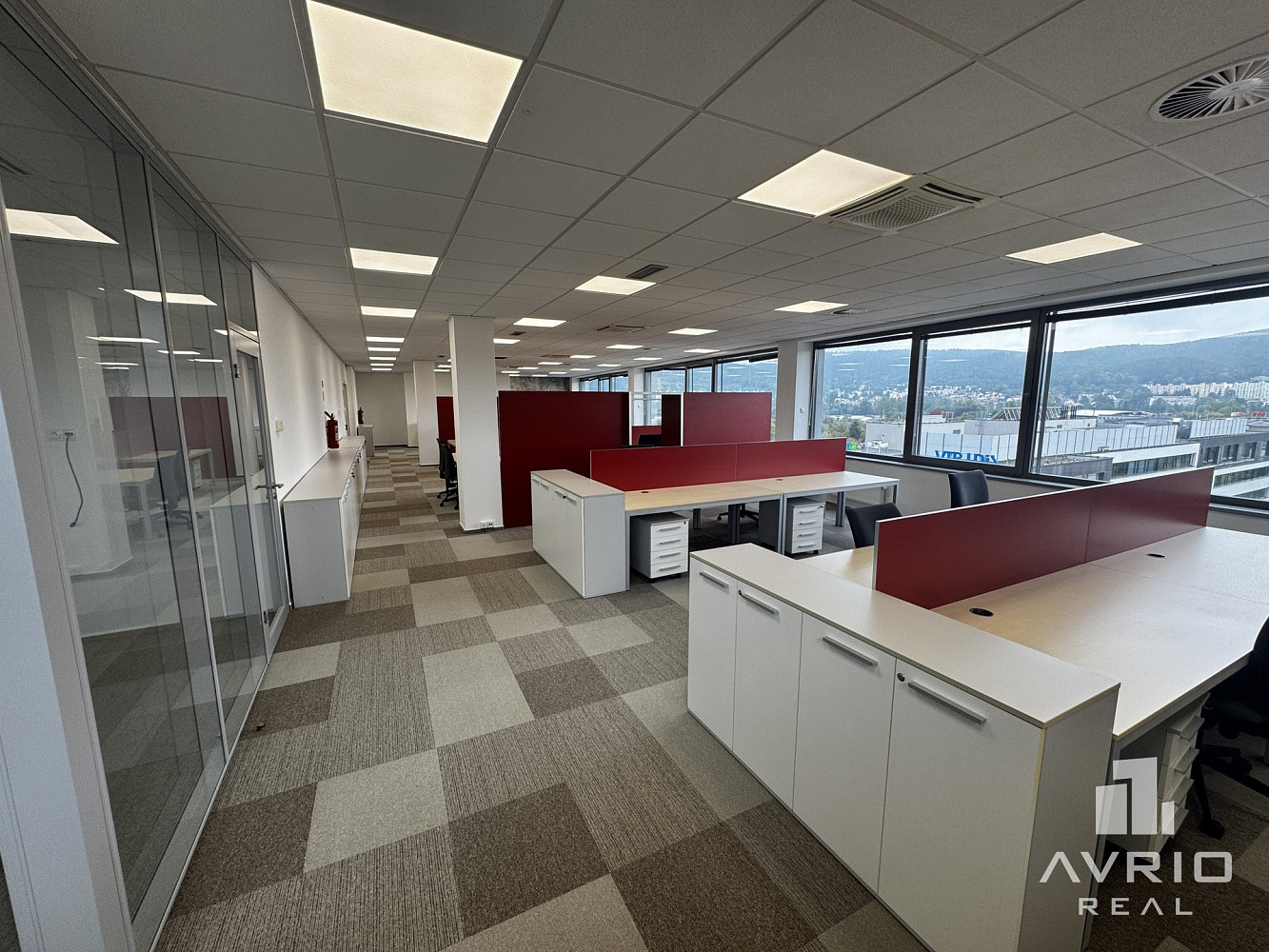 Pronájem kanceláře 532 m²