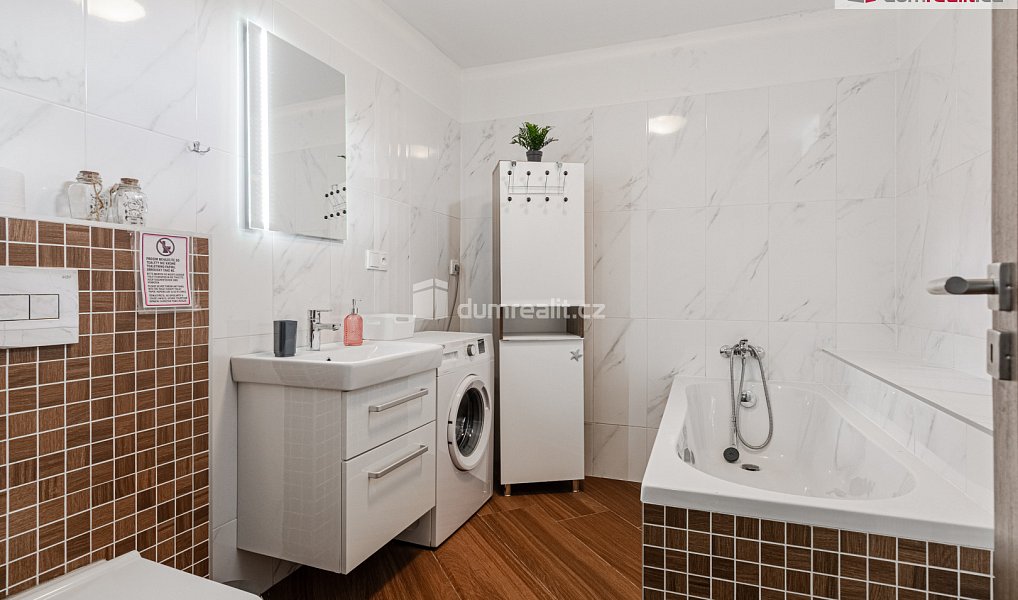 Prodej ubytovacího objektu 350 m², Bublava – náhled fotky 14