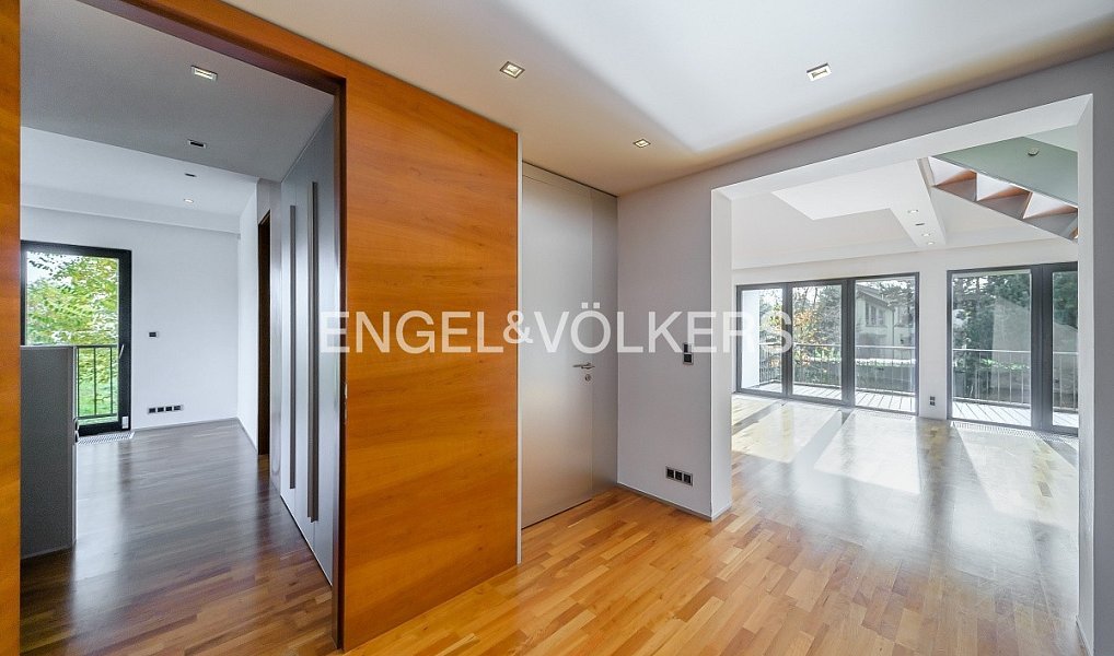 Pronájem bytu 4+kk 175 m², Průhonice – náhled fotky 2
