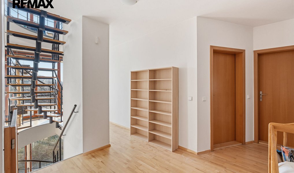 Prodej domu 311 m² s pozemkem 4 029 m², Velké Popovice – náhled fotky 19