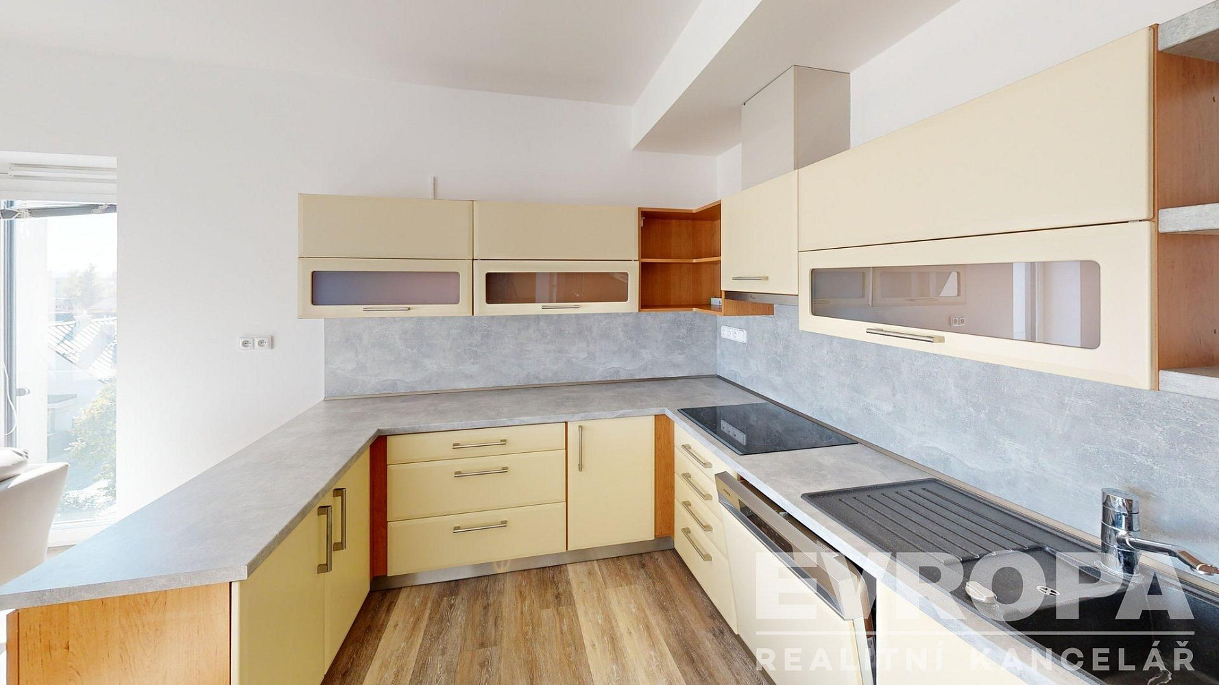 Pronájem bytu 3+kk 81 m² – fotografie 3
