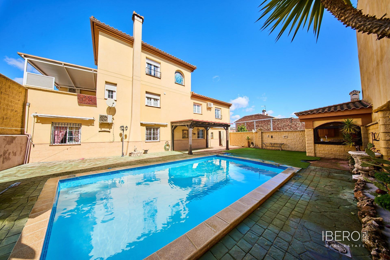 Prodej domu 340 m² s pozemkem 630 m²