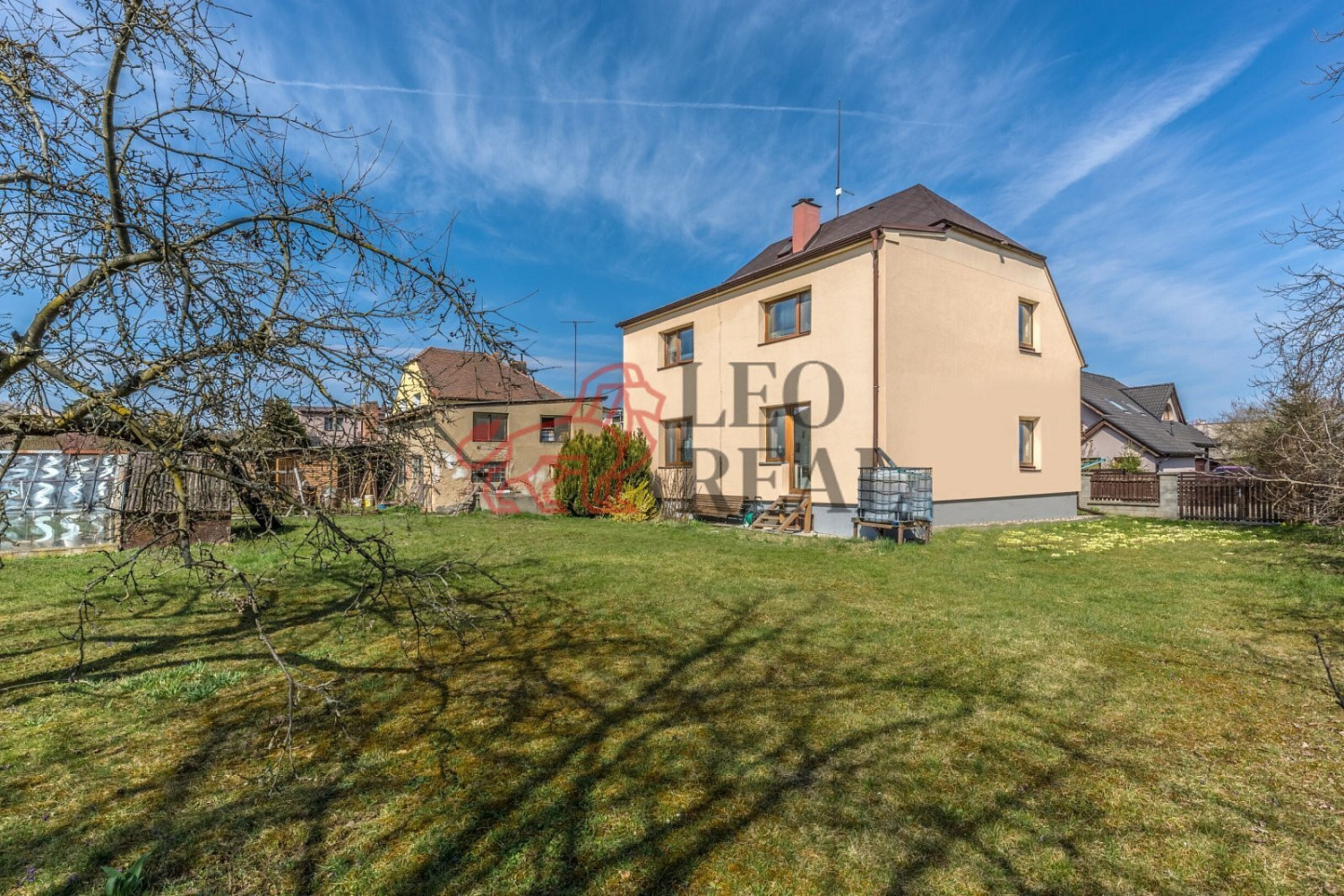 Prodej domu 200 m² s pozemkem 1 201 m²