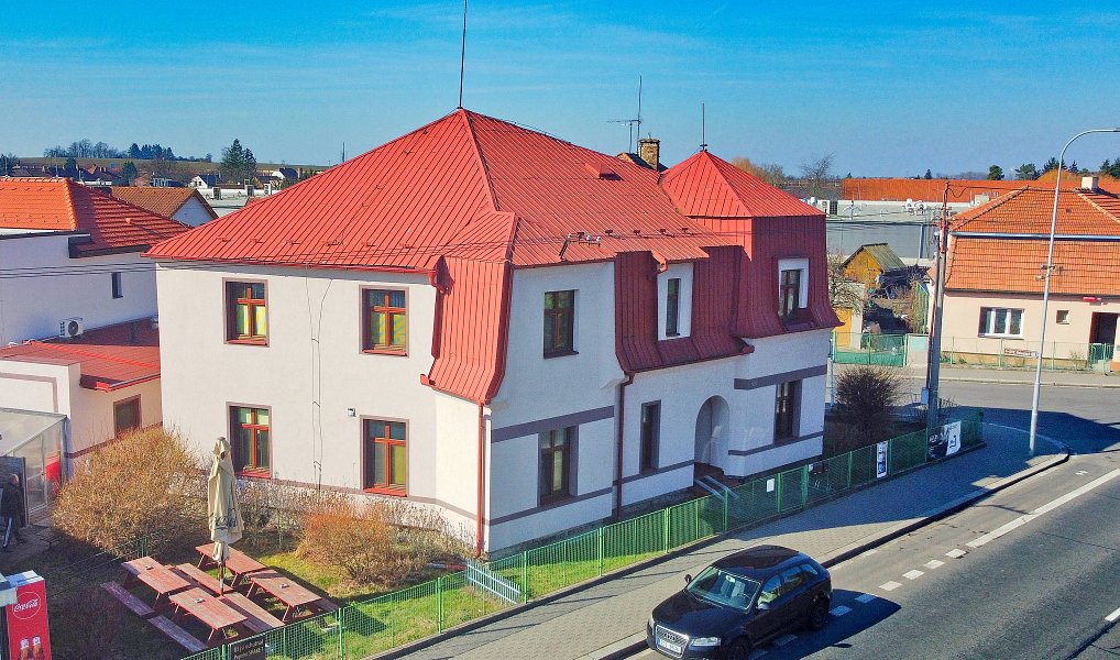 Prodej domu (jiného typu) 226 m² s pozemkem 358 m², Hradecká, Holice, okres Pardubice