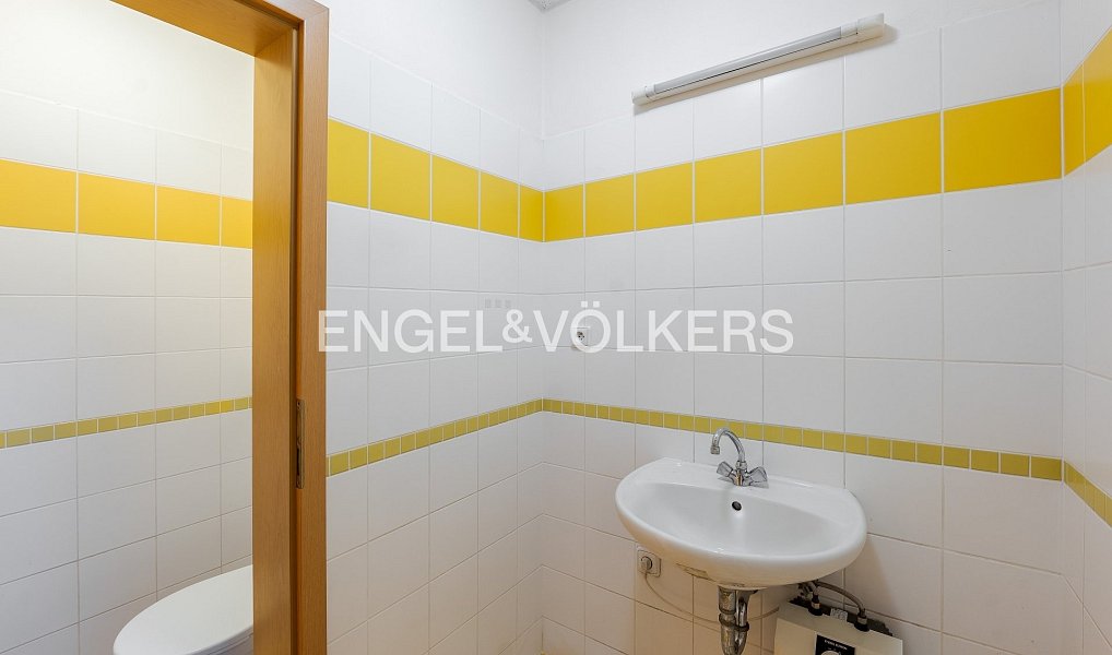 Pronájem obchodních prostor 418 m², Praha – náhled fotky 14