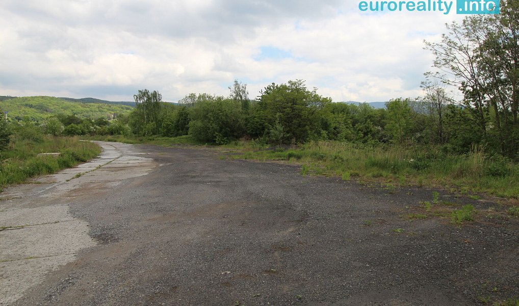 Prodej výrobních prostor 1 000 m², Dubí – náhled fotky 25