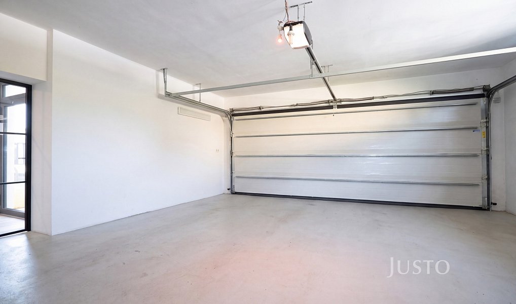 Prodej domu 349 m² s pozemkem 1 385 m², Ohrobec – náhled fotky 29