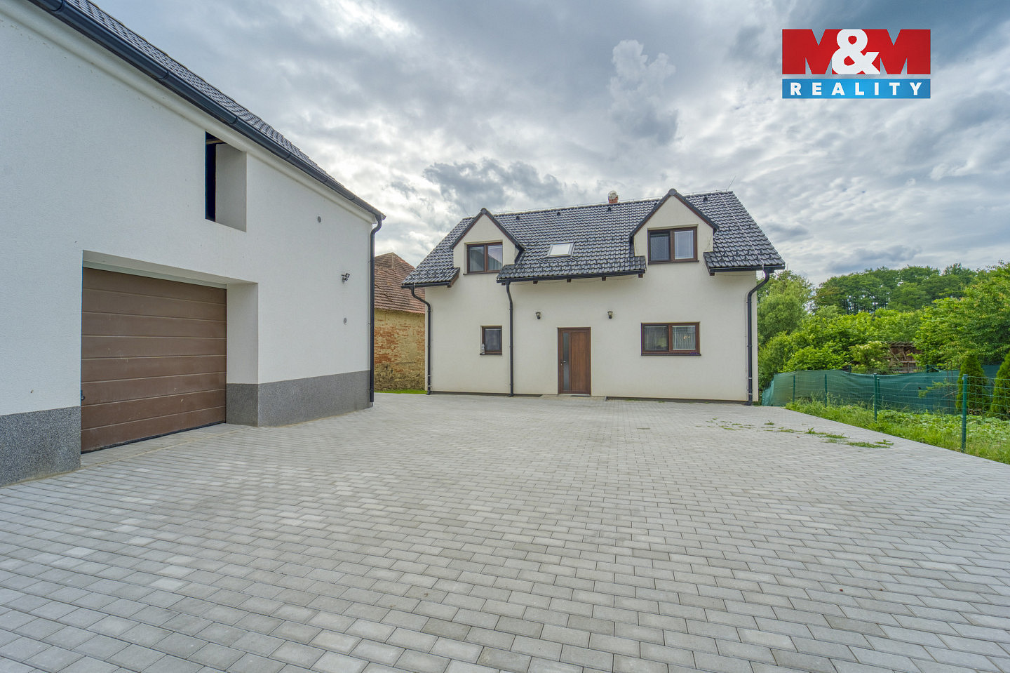 Prodej domu 144 m² s pozemkem 925 m² — photo 2