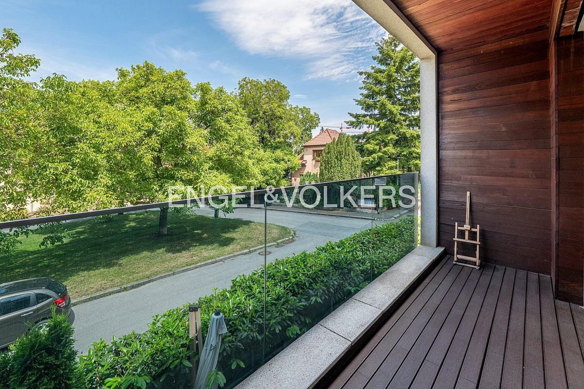 Pronájem bytu 4+1 151 m² — photo 4