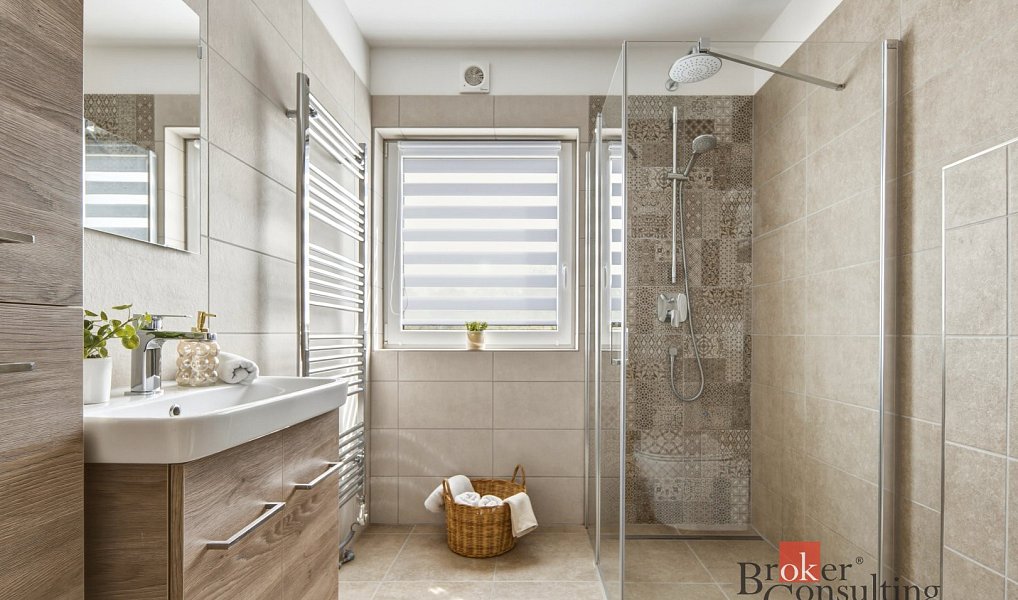 Prodej domu 194 m² s pozemkem 866 m², Litošice – náhled fotky 13