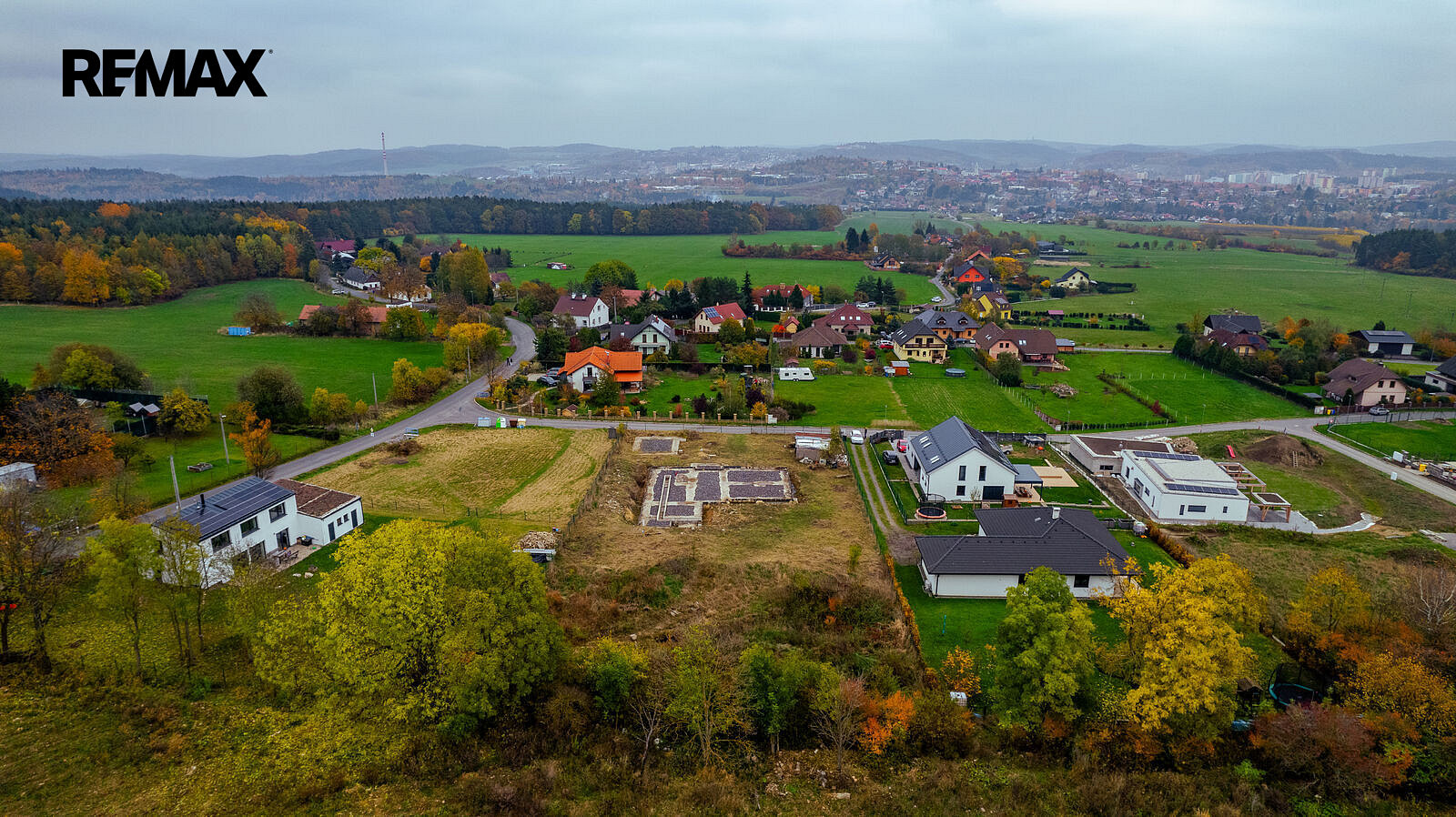 Prodej stavebního pozemku 2 999 m² – fotografie 5