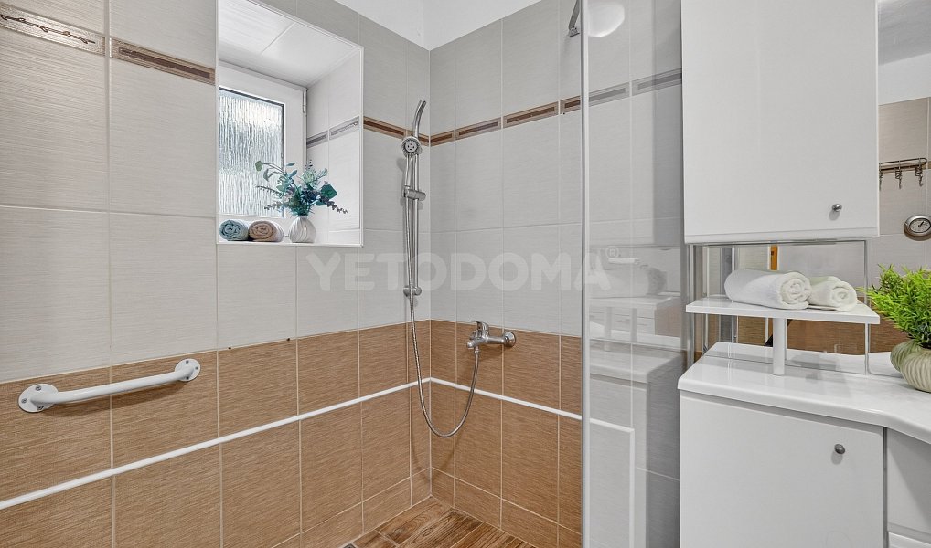 Prodej domu 231 m² s pozemkem 1 422 m², Benešovice – náhled fotky 10