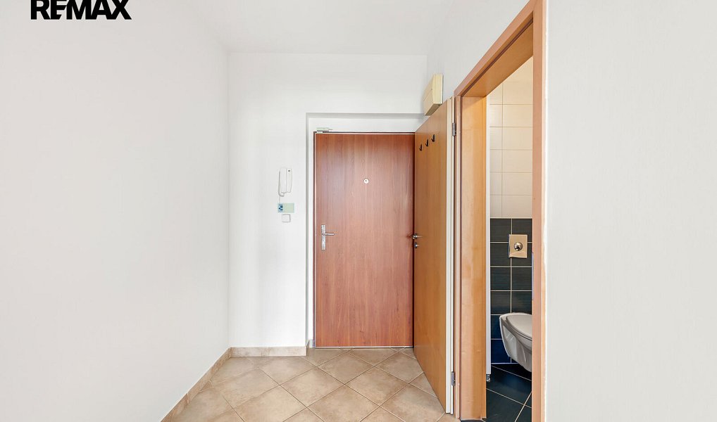 Prodej bytu 1+kk 32 m², Praha – náhled fotky 9