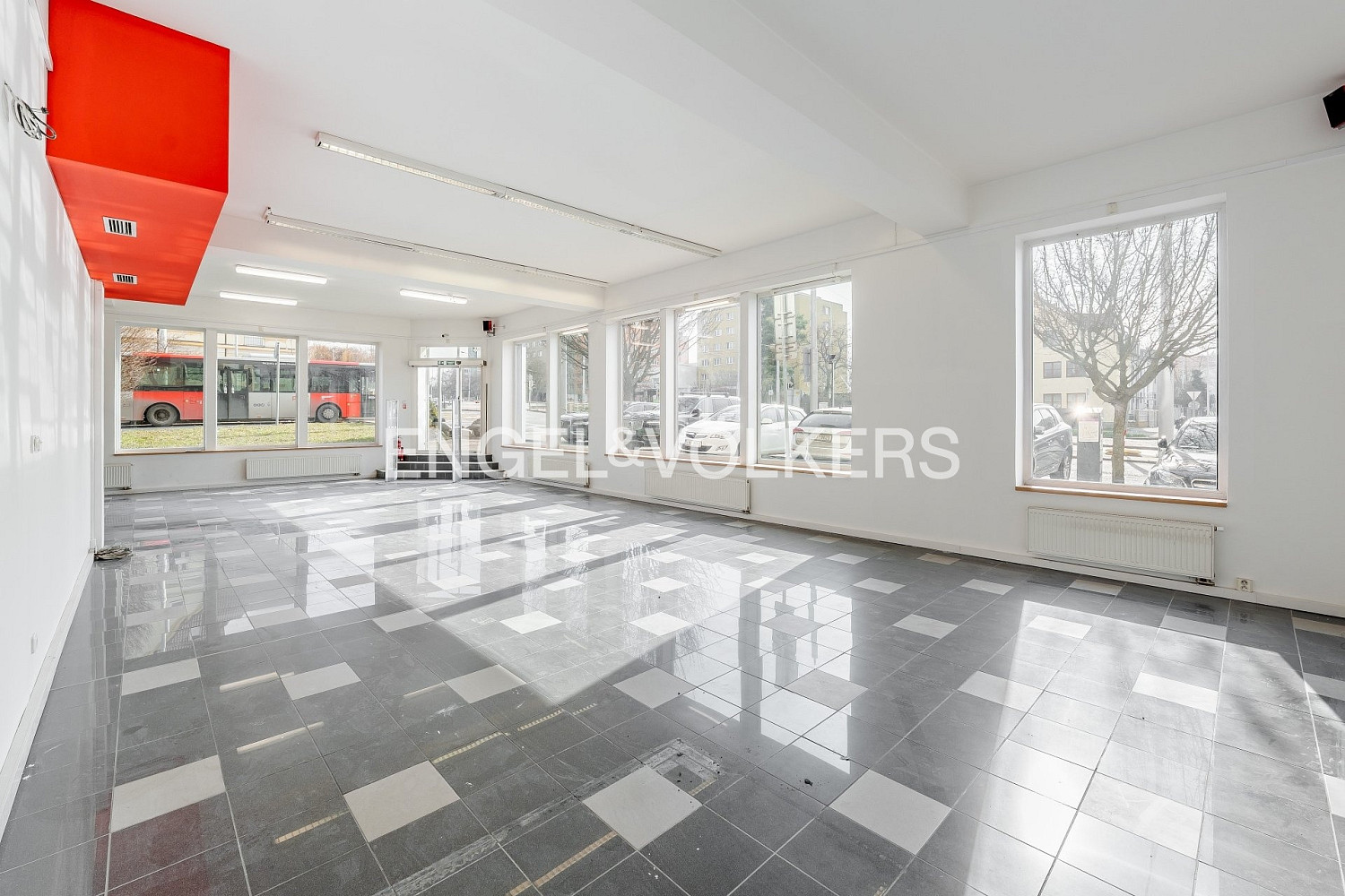 Pronájem komerčního objektu (jiného typu) 418 m² – fotografie 4