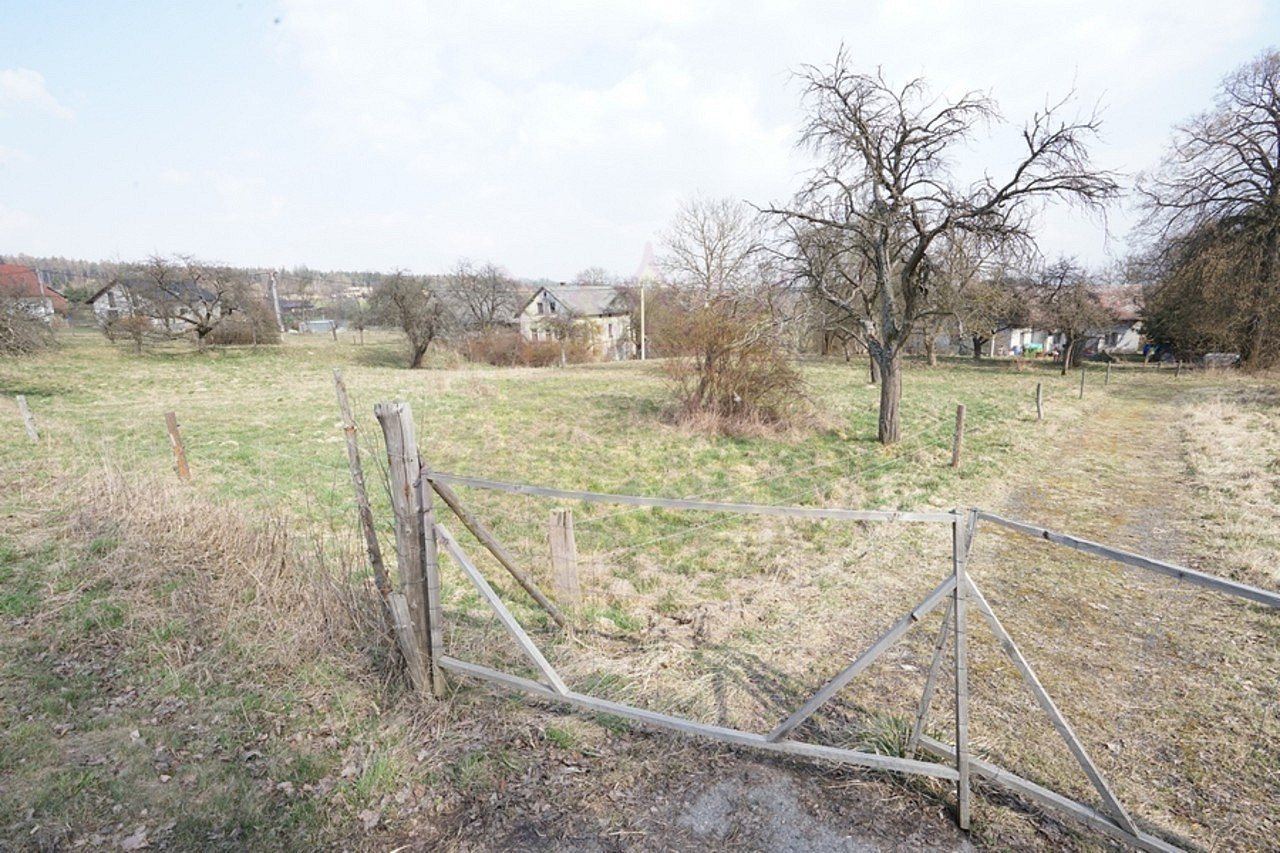 Prodej stavebního pozemku 1 964 m²