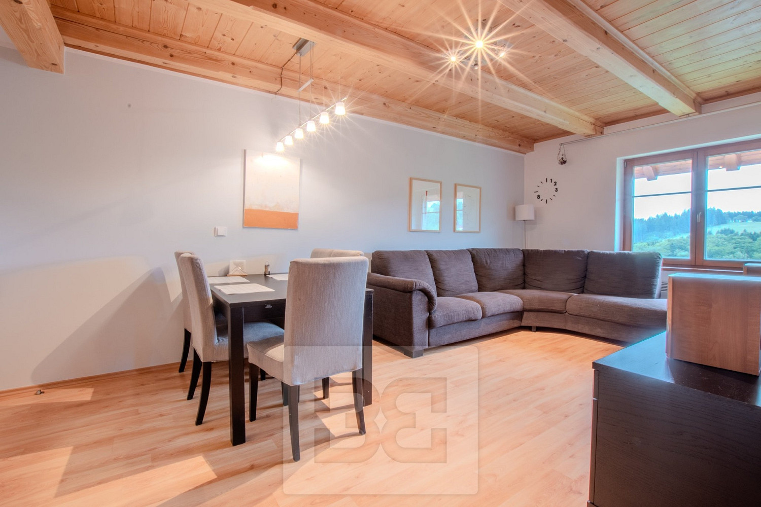 Pronájem bytu 3+kk 74 m² – fotografie 2