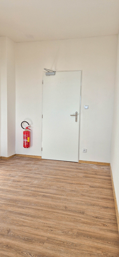 Pronájem kanceláře 10 m² – fotografie 5
