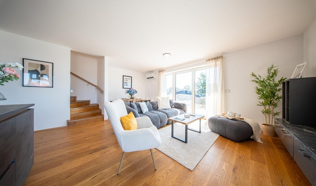 Prodej domu 149 m² s pozemkem 411 m², Týnec nad Sázavou – náhled fotky 3