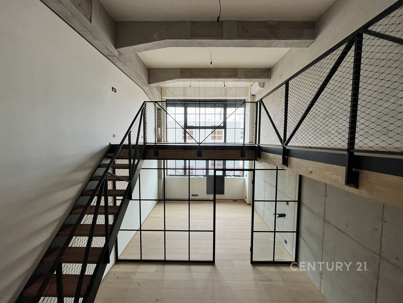Pronájem bytu 3+kk 91 m² — photo 2