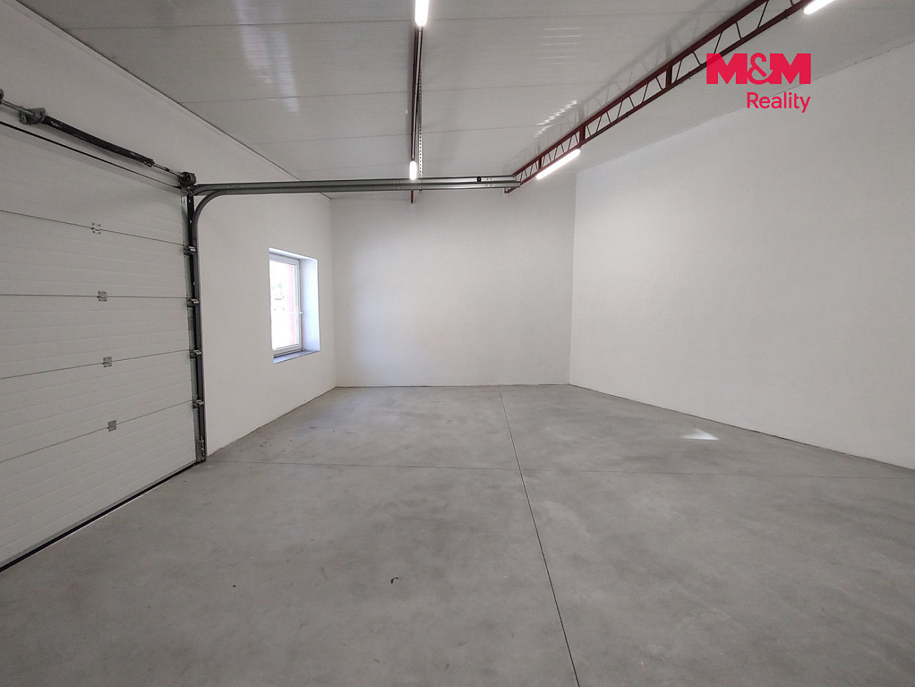 Pronájem obchodních prostor 140 m² – fotografie 3