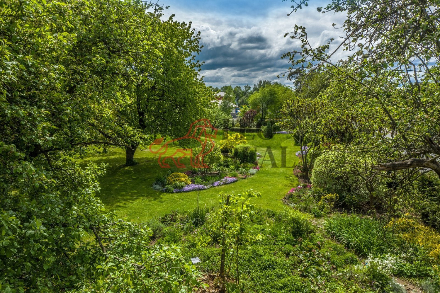 Prodej stavebního pozemku 800 m² – fotografie 2