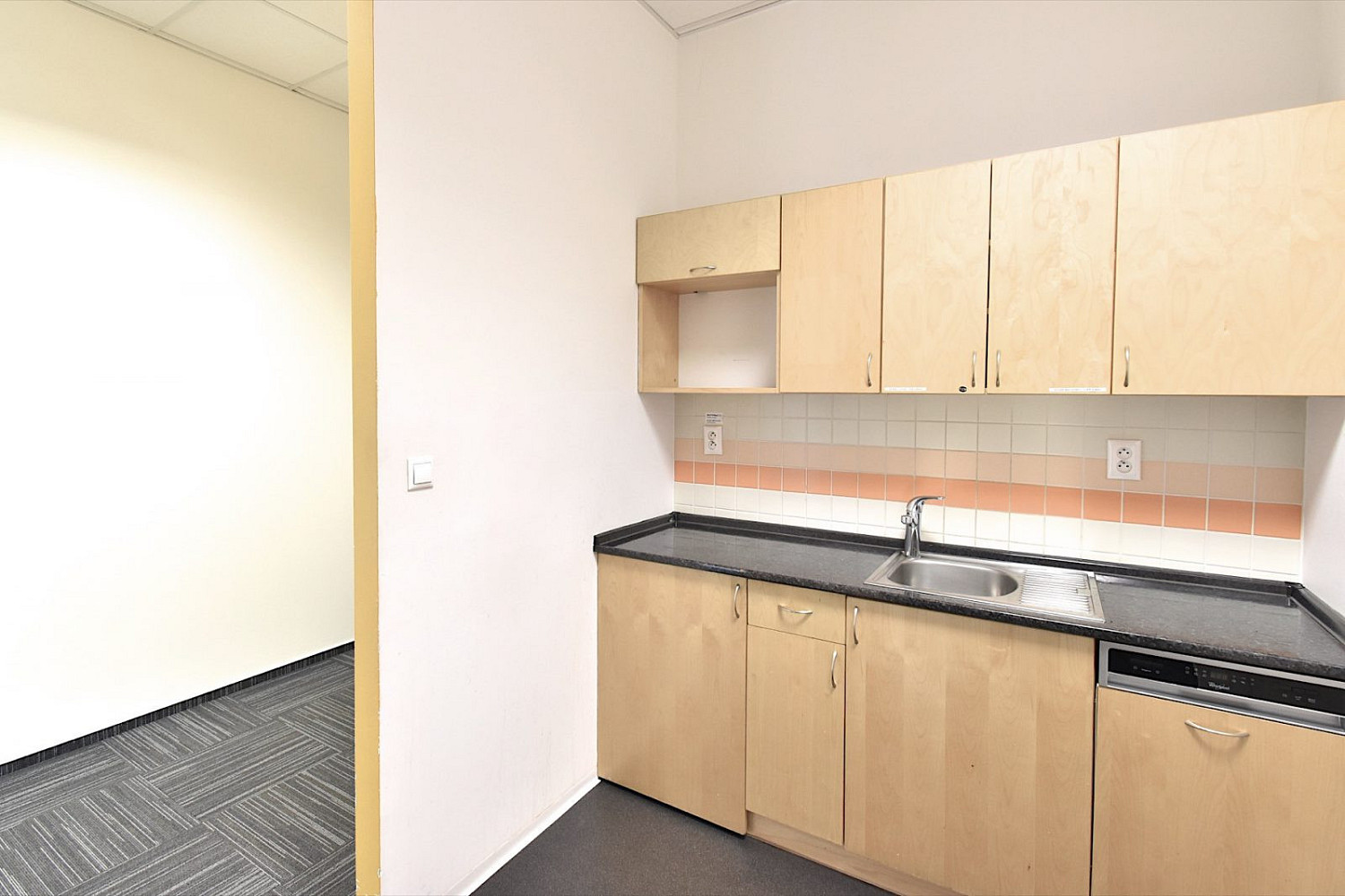 Pronájem kanceláře 2 870 m² – fotografie 5