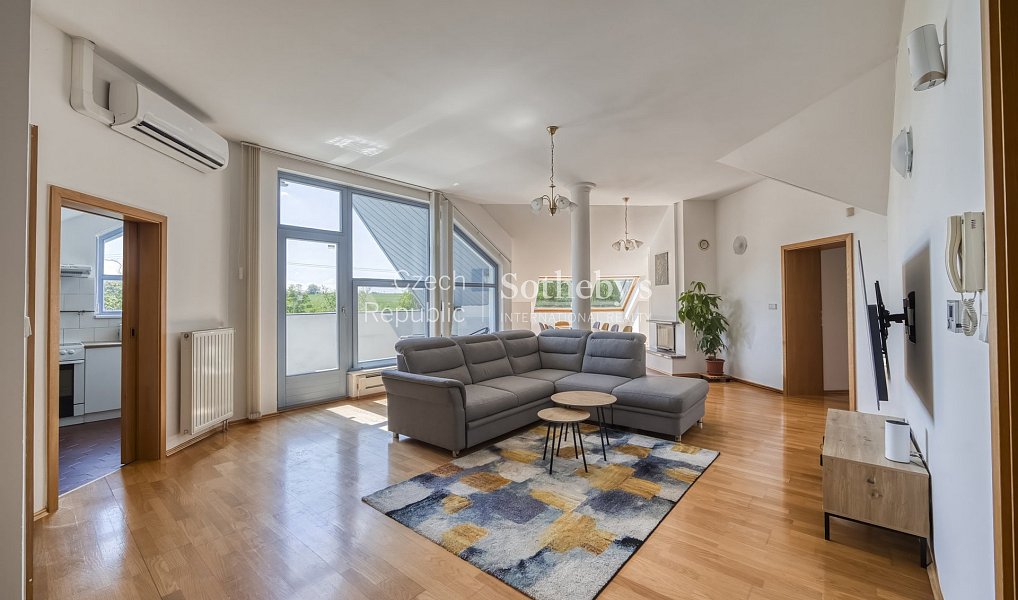 Prodej domu 609 m² s pozemkem 2 267 m², Vestec – náhled fotky 10