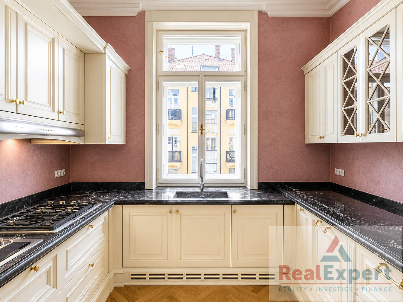 Prodej bytu 4+kk 136 m² — photo 2