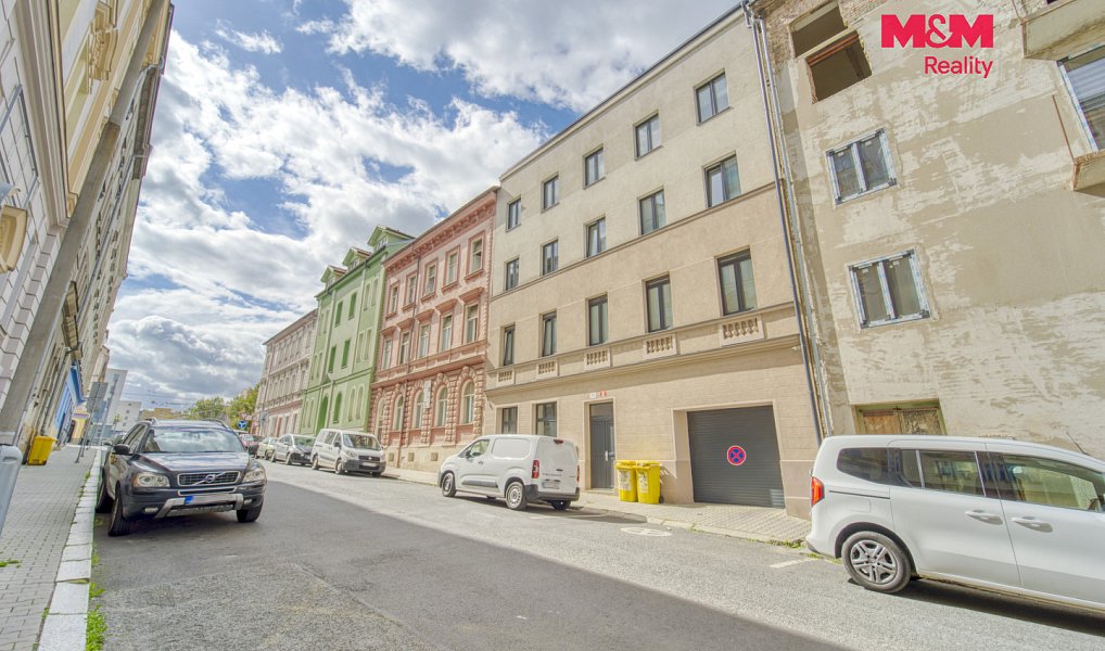 Pronájem garážového stání, 15 m2, Plzeň, ul. Karlova, Plzeň – náhled fotky 4