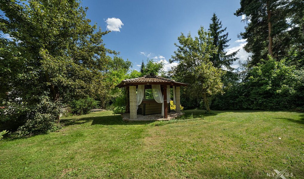 Prodej stavebního pozemku 1 081 m², Mníšek pod Brdy – náhled fotky 3