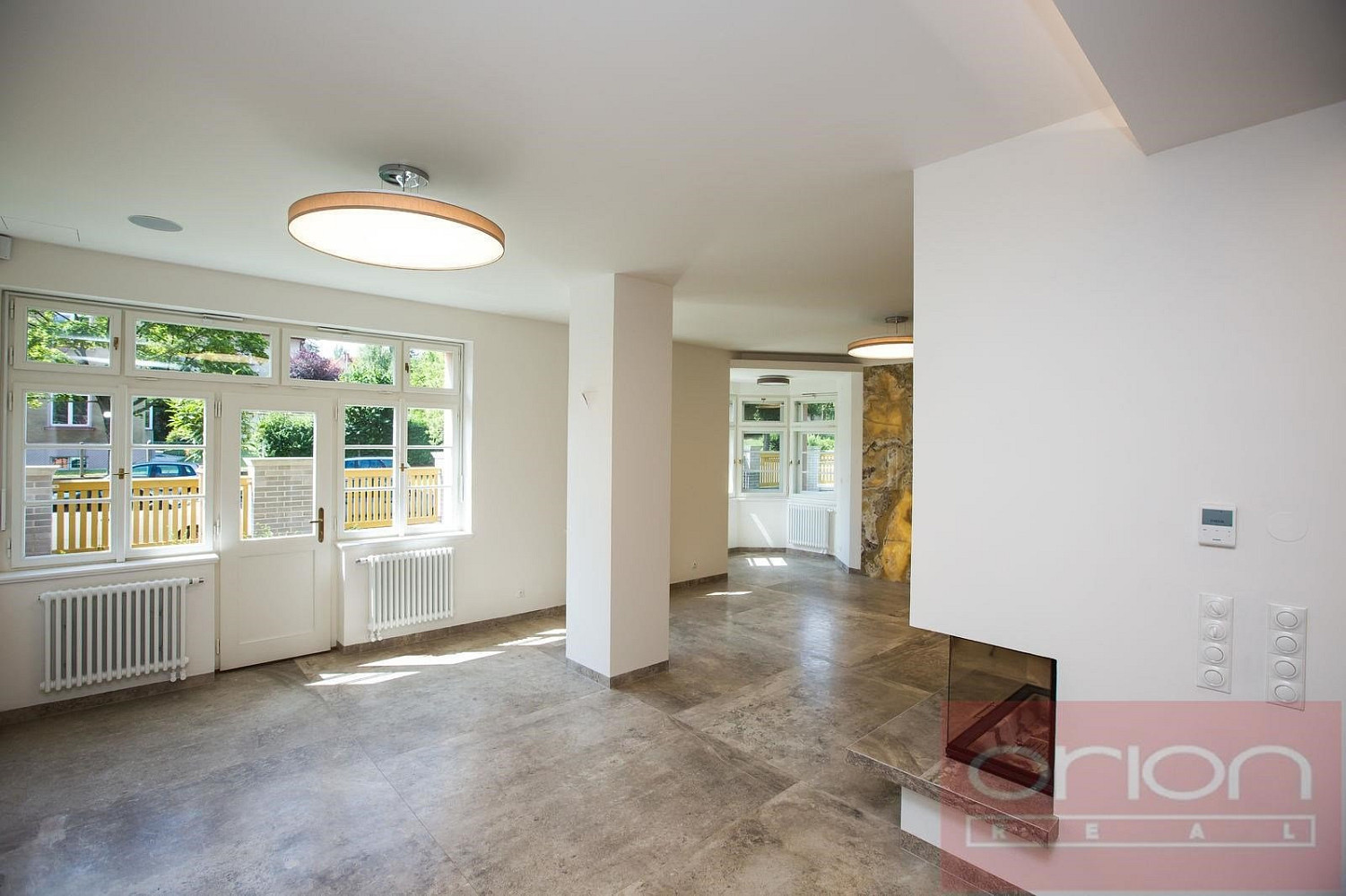 Pronájem domu 250 m² s pozemkem 351 m²