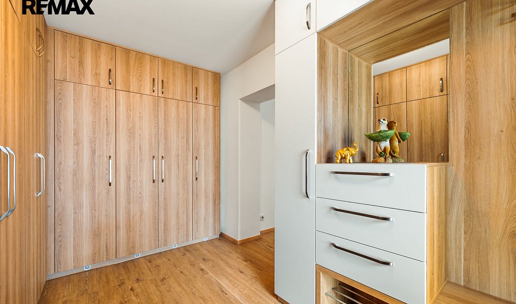 Prodej domu 350 m² s pozemkem 2 074 m², Staré Město – náhled fotky 19