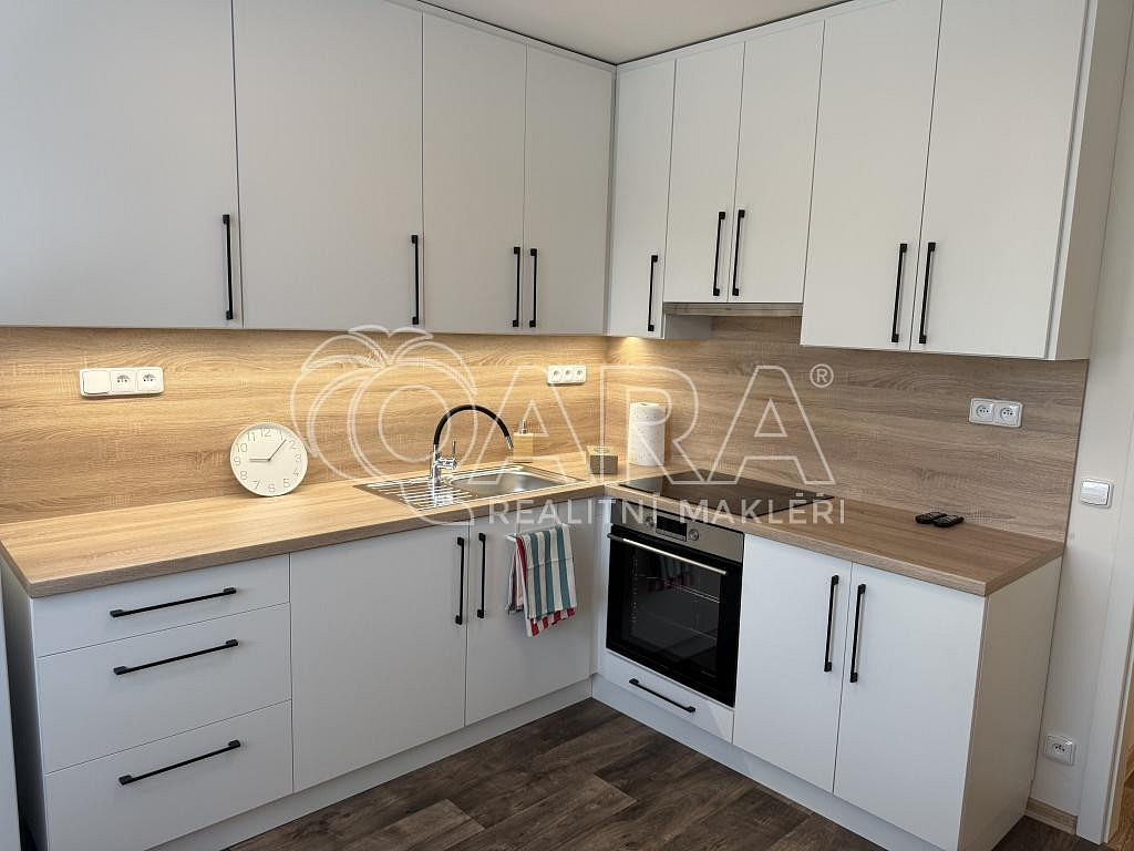 Pronájem bytu 1+1 39 m²