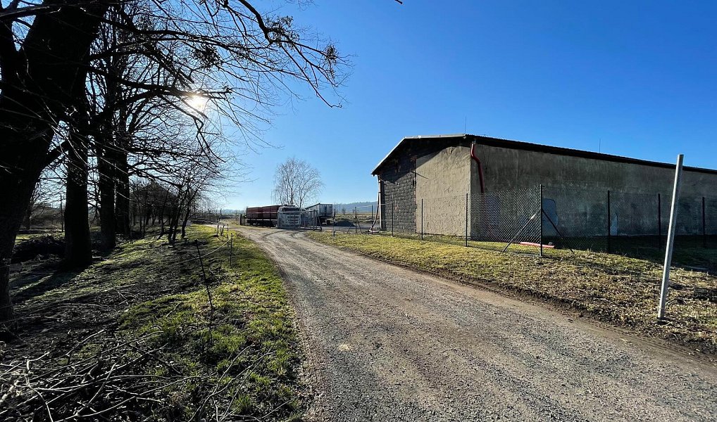 Prodej komerčního objektu (jiného typu) 2 764 m², Vražné – náhled fotky 21