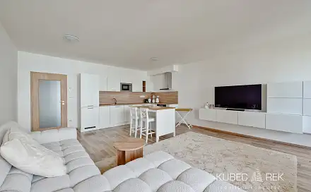 Pronájem bytu 3+kk 86 m²