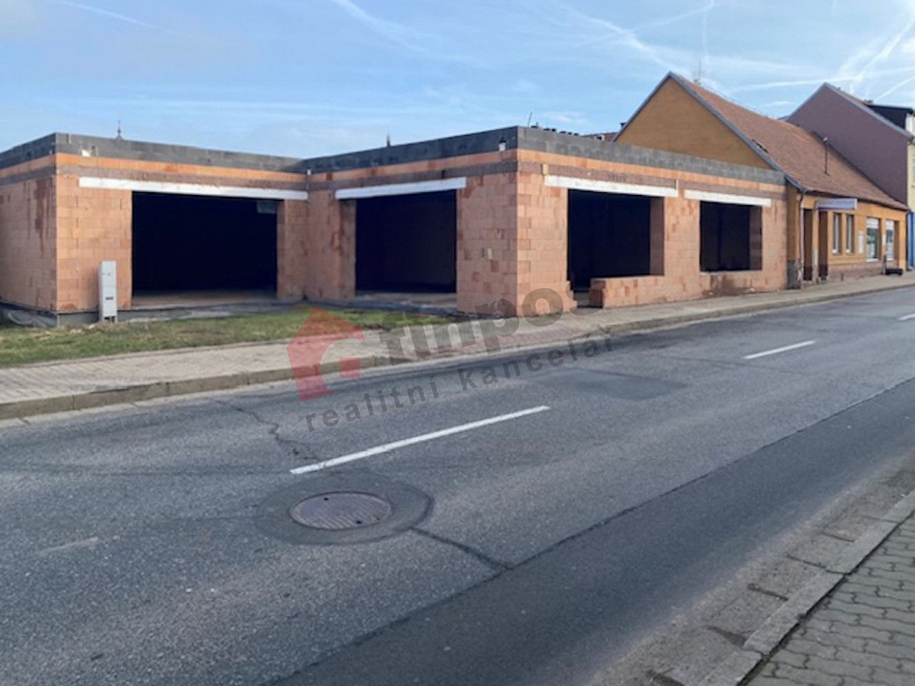Pronájem obchodních prostor 280 m² – fotografie 3