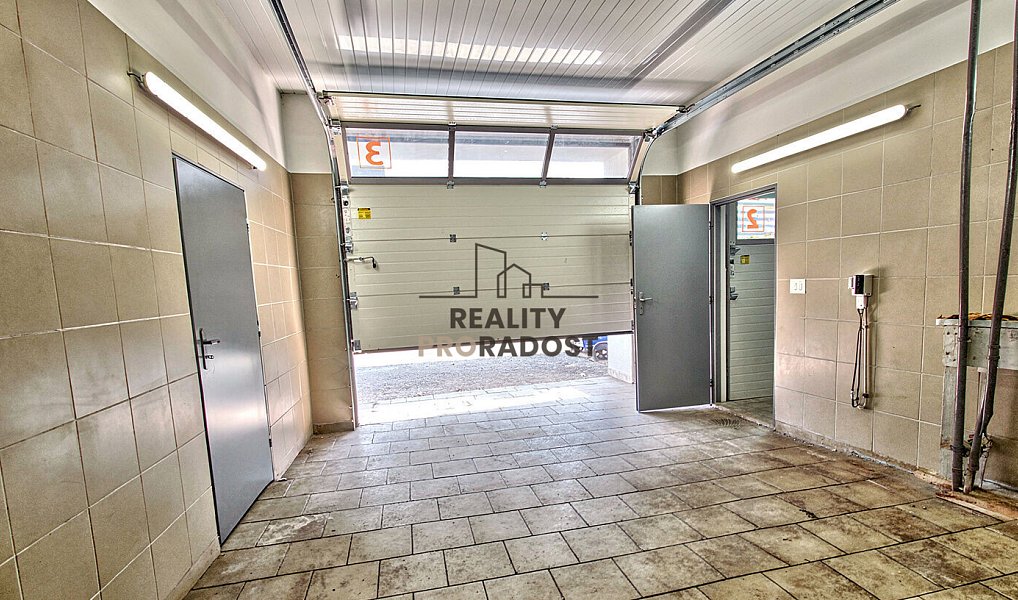 Pronájem obchodních prostor 130 m², Hodonín – náhled fotky 8